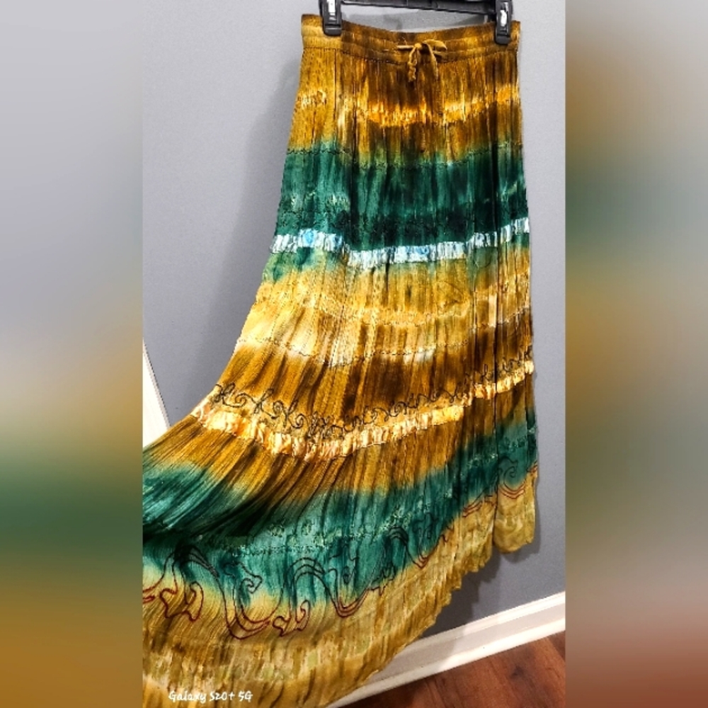 Beautiful Pleated maxi Skirt